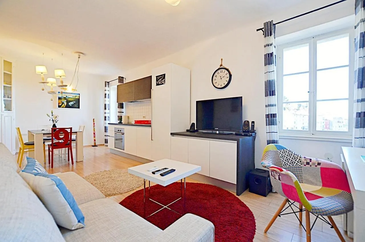 Seaview Apartment Andana 로비니