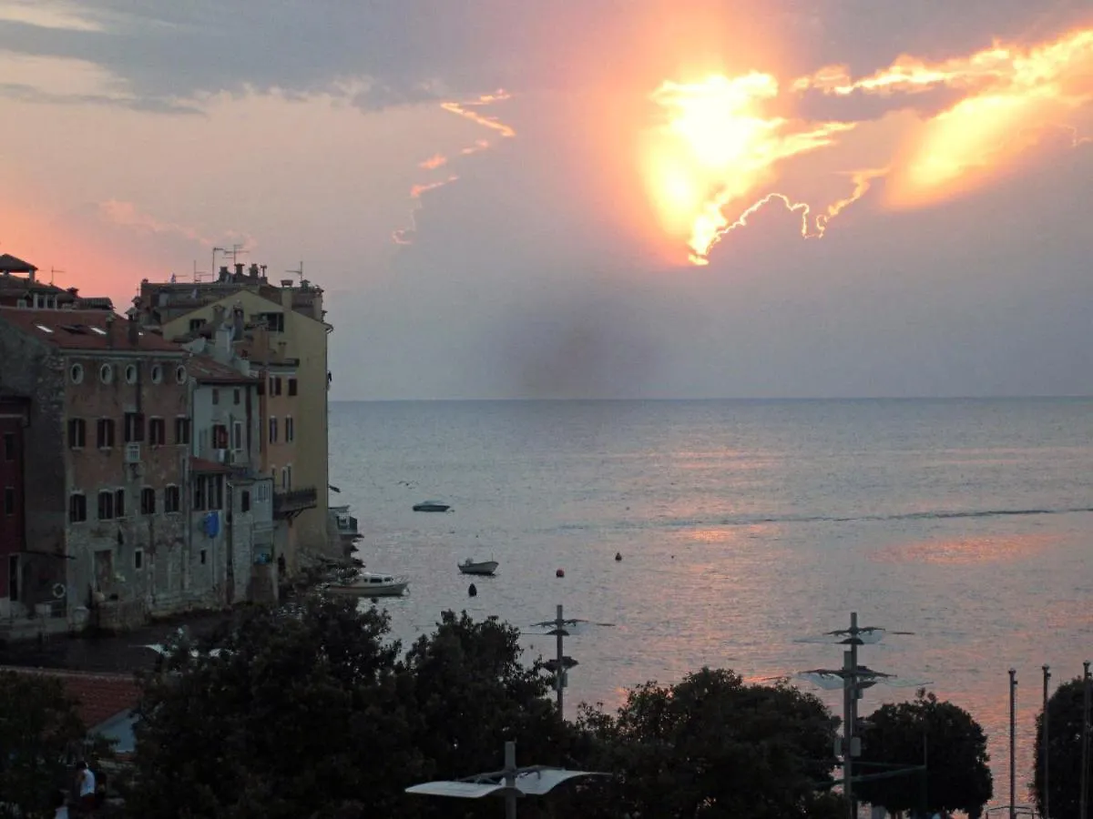 Seaview Apartment Andana 로비니